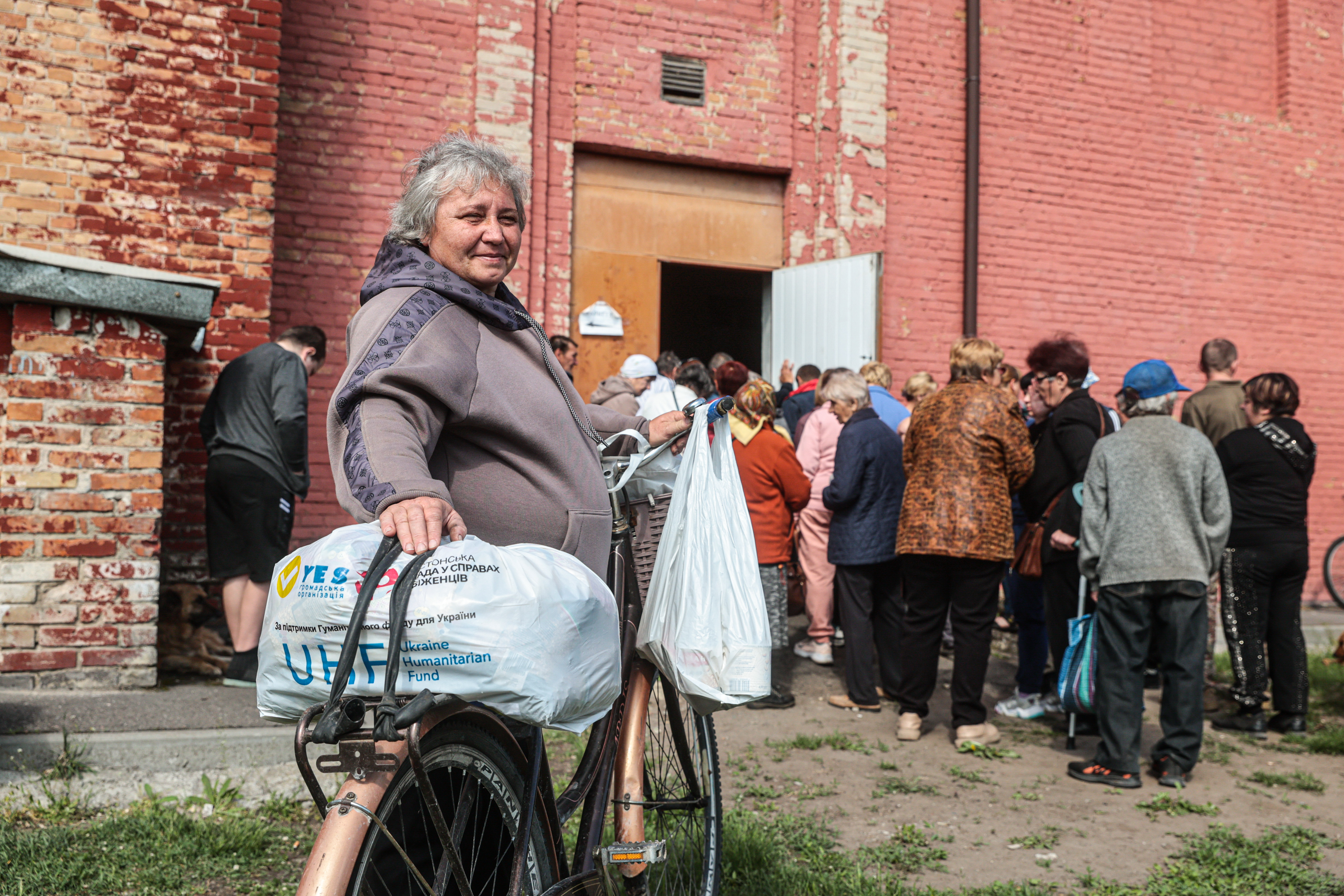 Роздача продуктових наборів