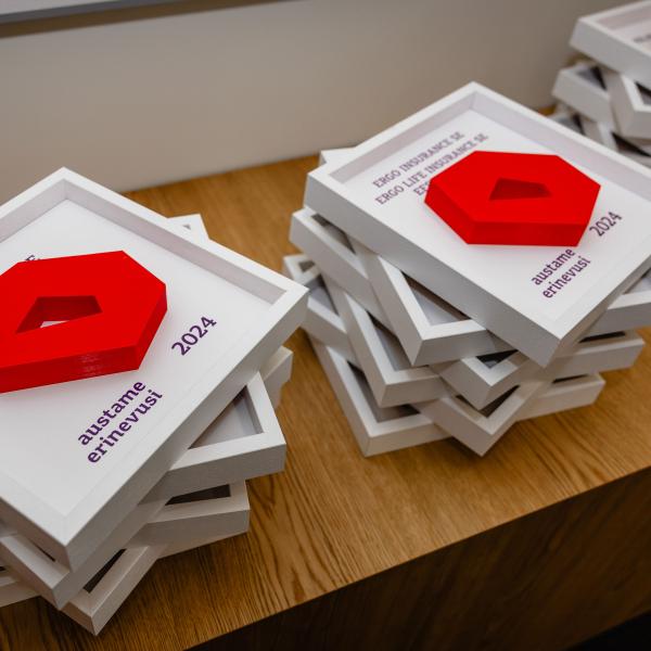 "Austere erinevusi" märgis. Foto Teet Raik 