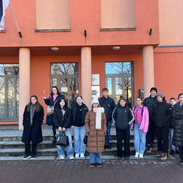 Ukrainian youth infront of Tartu Vocational Colledge 